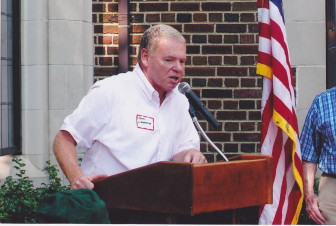 Basketball legend Gary Liberatore speaks at a past NCOT celebration. Credit: New Canaan Old Timers Association