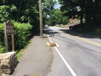 The sidewalk that runs from downtown to the Mead Park entrance along Park Street is only fully accessible via sidewalk from Park itself, or Maple Street. Credit: Michael Dinan