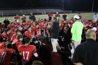 Lou Marinelli give the Rams a postgame speech. (Terry Dinan photo)