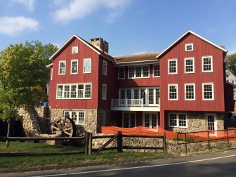 Here's a look at part of the 10-unit Jelliff Mill Falls condominiums on Sept. 3, 2014. One of the units here sold Aug. 26 for $1,225,000. Credit: Michael Dinan