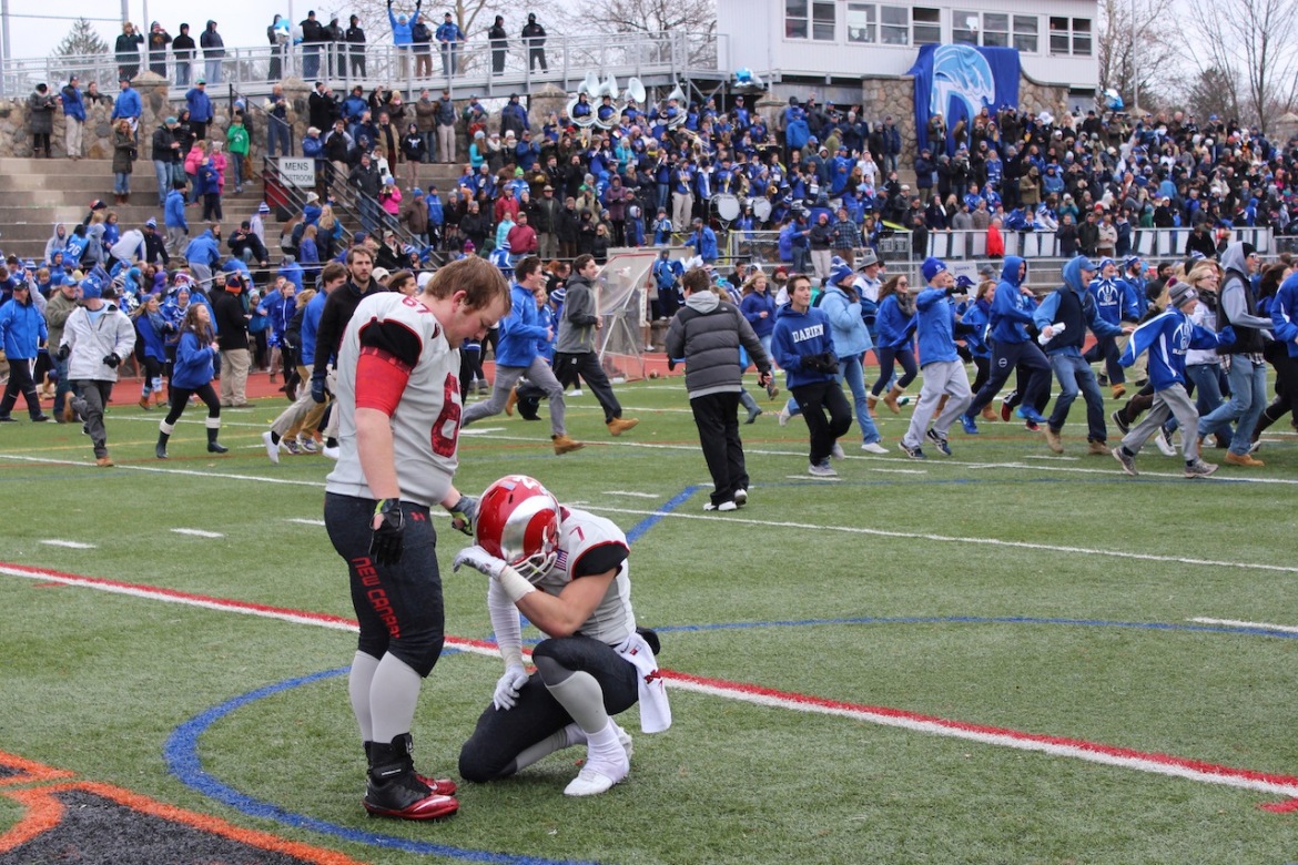 New Canaan and Darien youth football players enjoy New York Giants camp