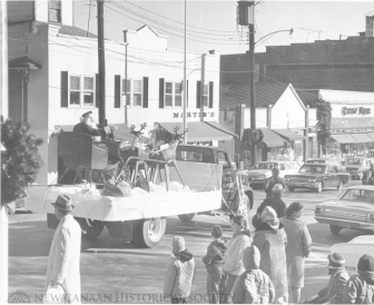 Santa Claus coming down Main Street, late 1950s. Syd Greenberg photo, courtesy of the New Canaan Historical Society