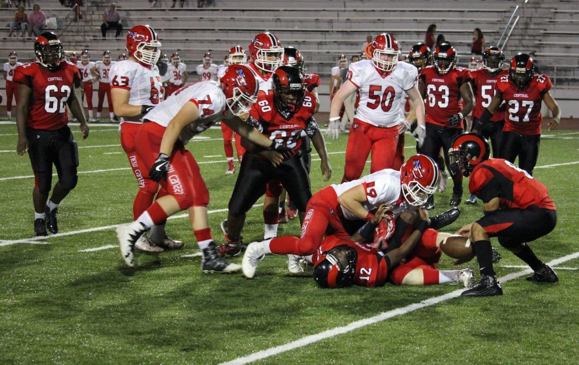 New Canaan Football Blanks Central 49-0 | NewCanaanite.com