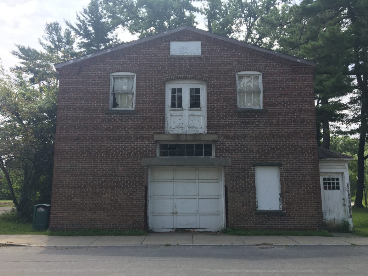 Now, Vandalism Richmond Hill Garage Remains a Problem, Town Officials