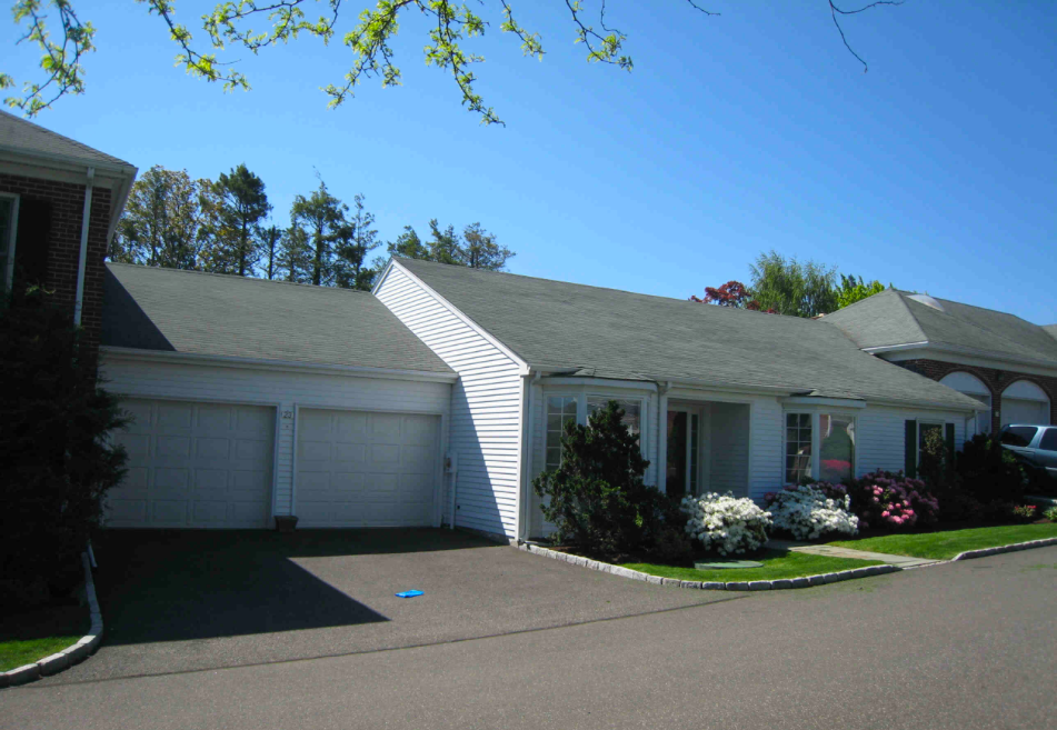 Bank Street Condo Sells for 965,000