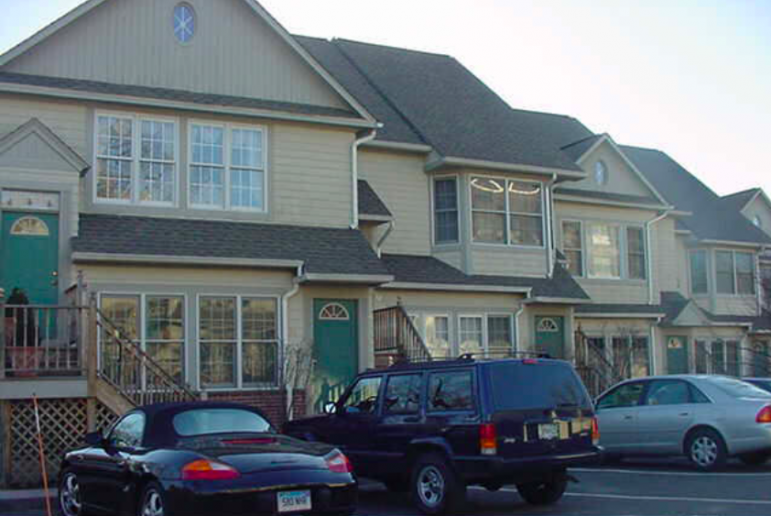 Locust Avenue Condo Sells for 355,000