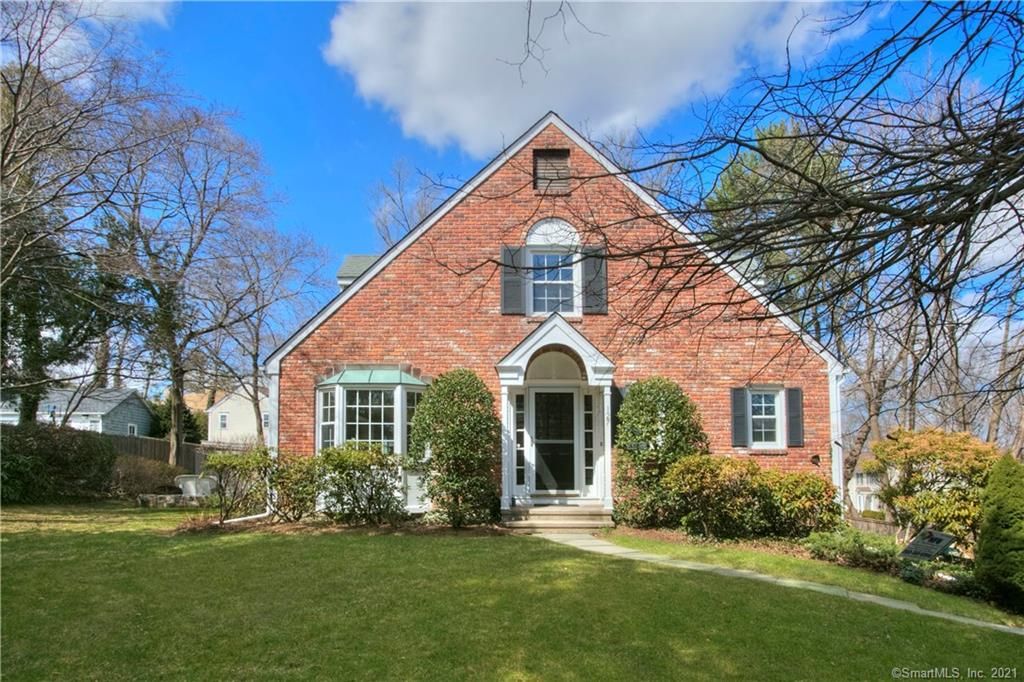 Richmond Hill Road Townhouse Sells for 1.2 Million