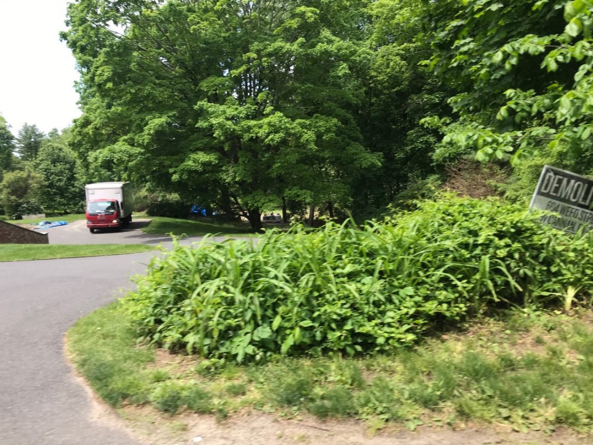 Documents Weed Street Homeowner Demos 192YearOld Barn without a